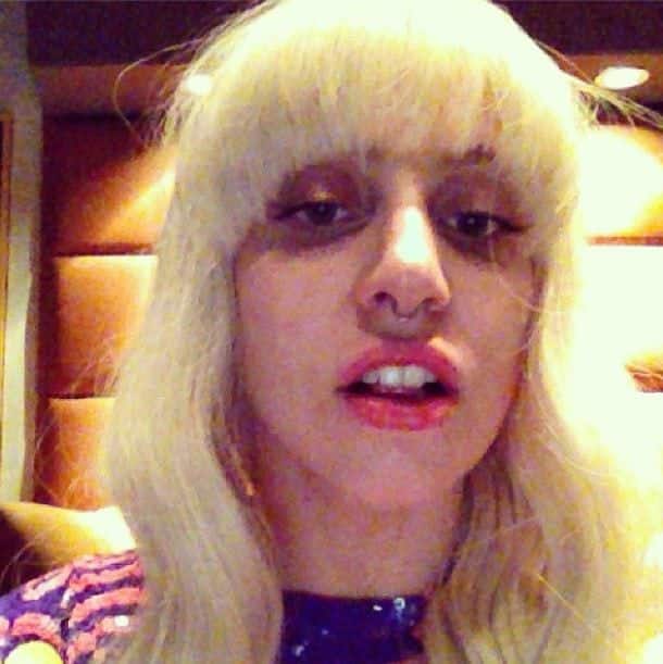 Gaga exibe cansaço no Instagram