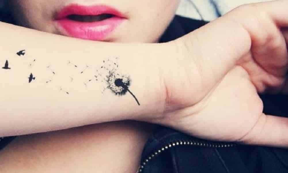Tatuagem no pulso: o que significa + 50 ideias para servir de inspiração