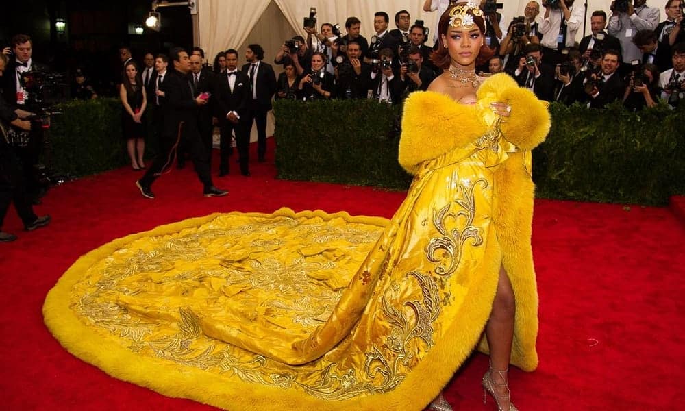 11 vestidos das famosas que valem uma verdadeira fortuna