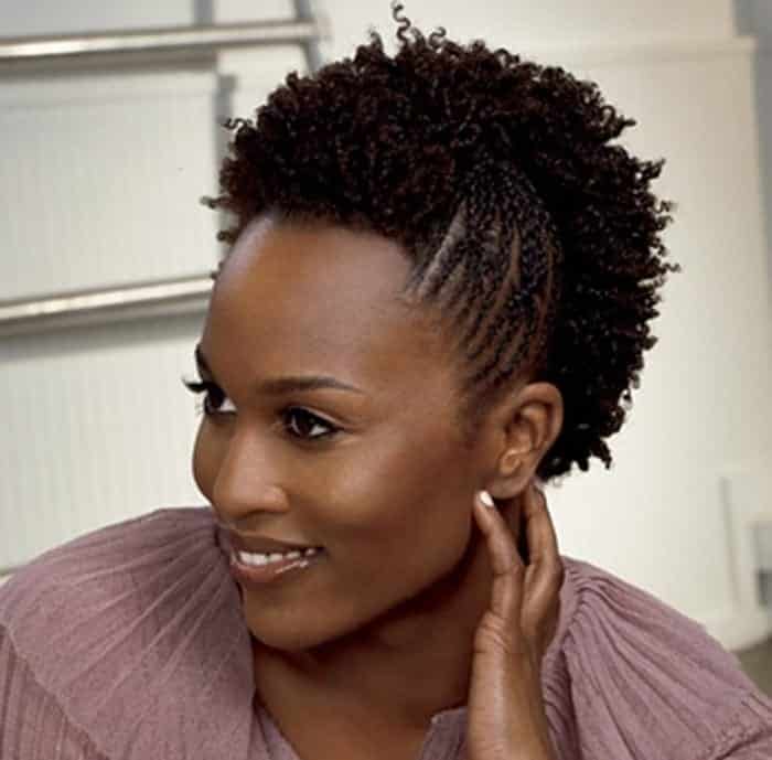 Penteados afros: 10 inspirações para sair do básico com estilo