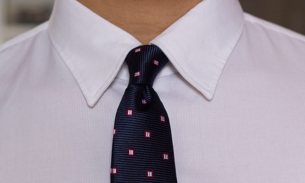 Como dar nó em gravata através de 4 formas simples