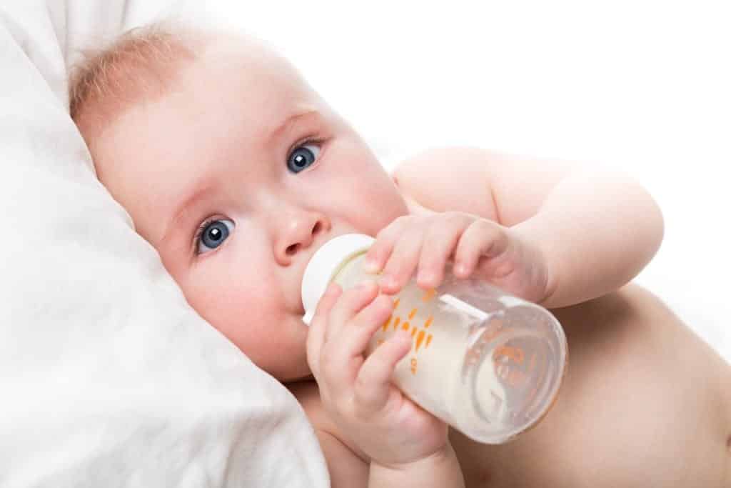 10 formas simples de aliviar as cólicas do bebes
