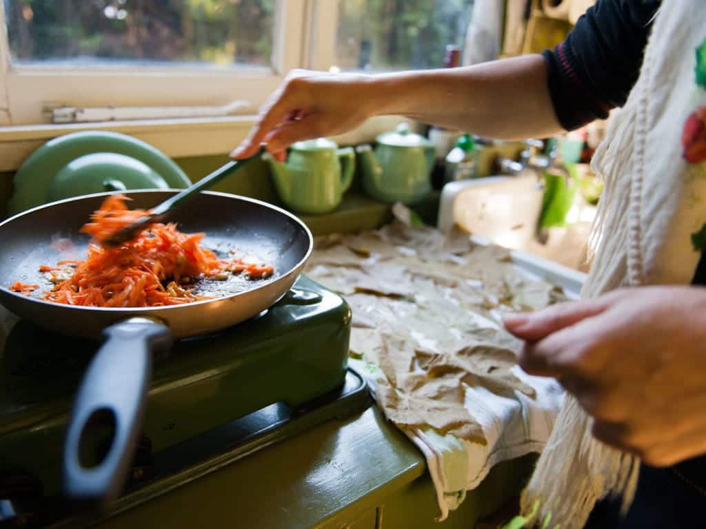 10 tarefas domésticas que mais ajudam a queimar calorias