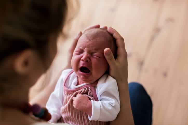 5 sintomas de cólica de bebe para você conseguir identificar
