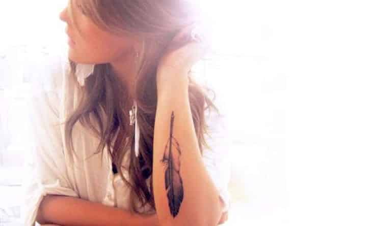 Tatuagem feminina no braço: 57 ideias que vão fazer a sua cabeça