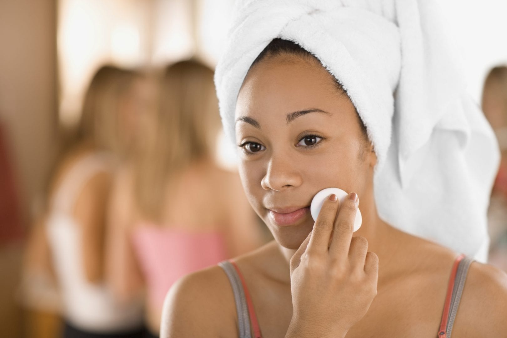 Cuidados com a pele: aprenda a ter uma pele saudável e bonita