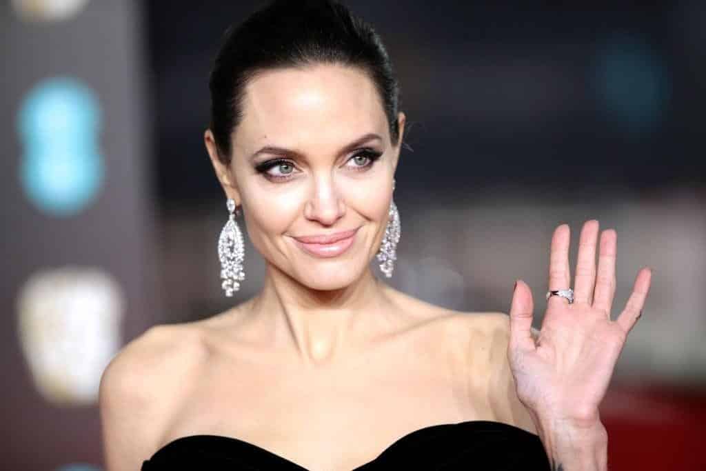 Descubra agora 10 atrizes famosas mais ricas de Hollywood