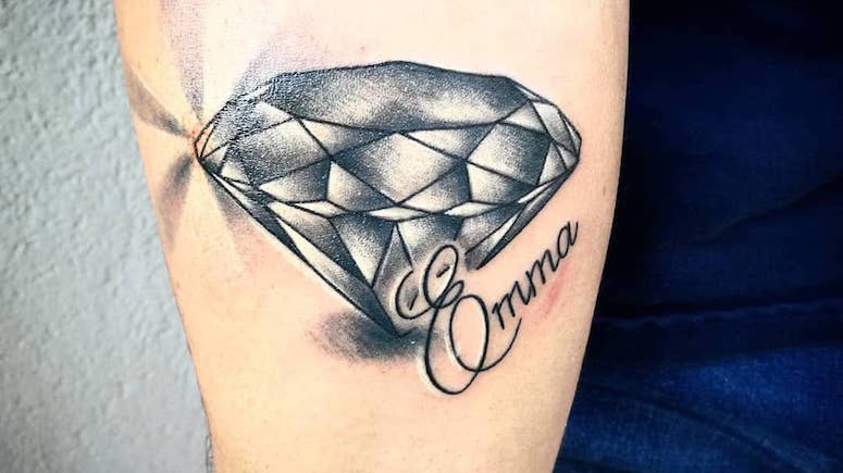 Venha conferir 80 ideias de tatuagem de diamante para você se inspirar