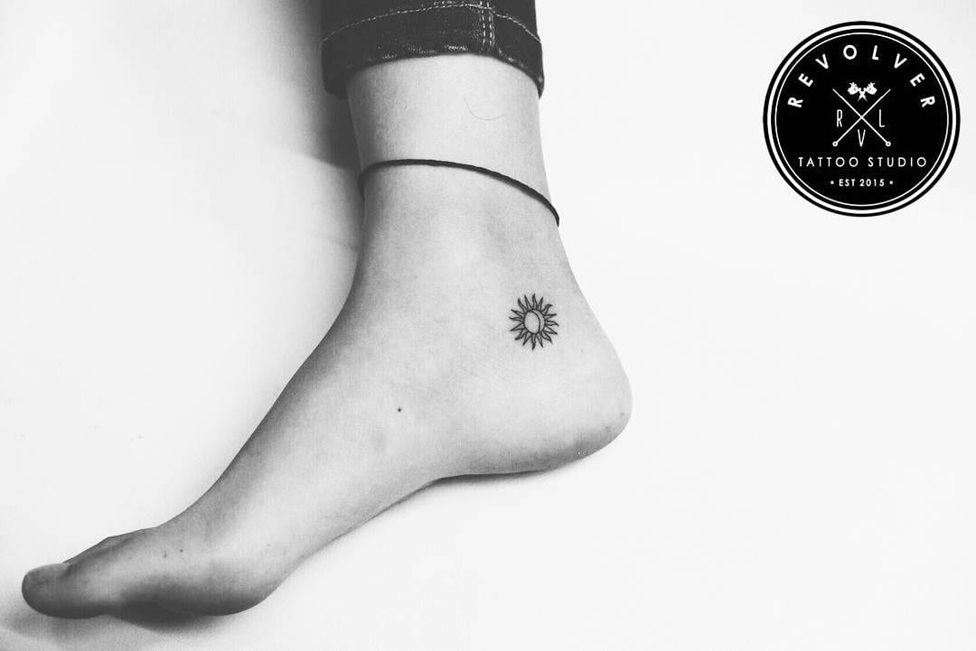 Selecionamos mais de 100 fotos de tatuagem no pé para você