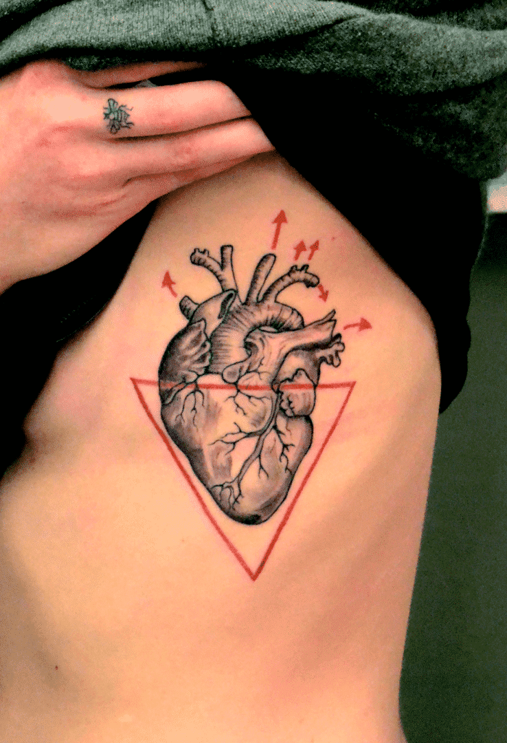 Tatuagem de coração - significados, desenhos mais usados + inspirações