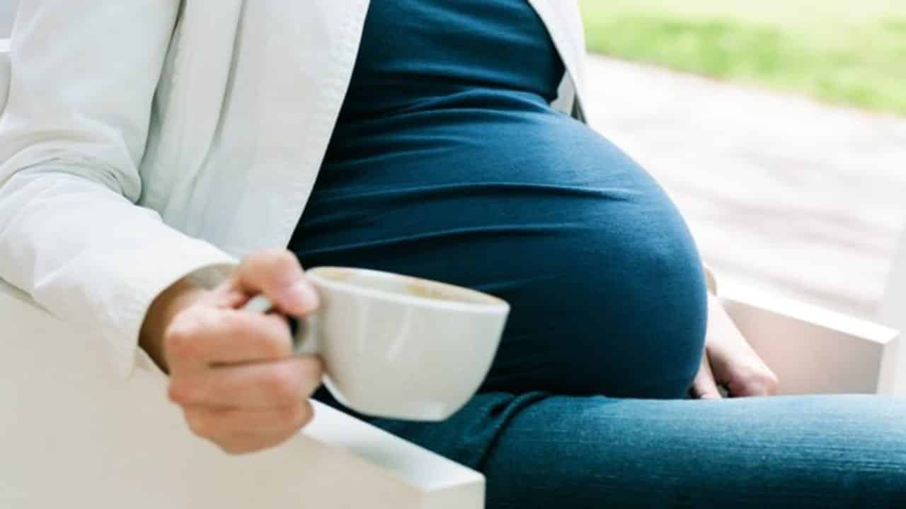 Café na gravidez- Quais os malefícios para a mamãe e o bebê?