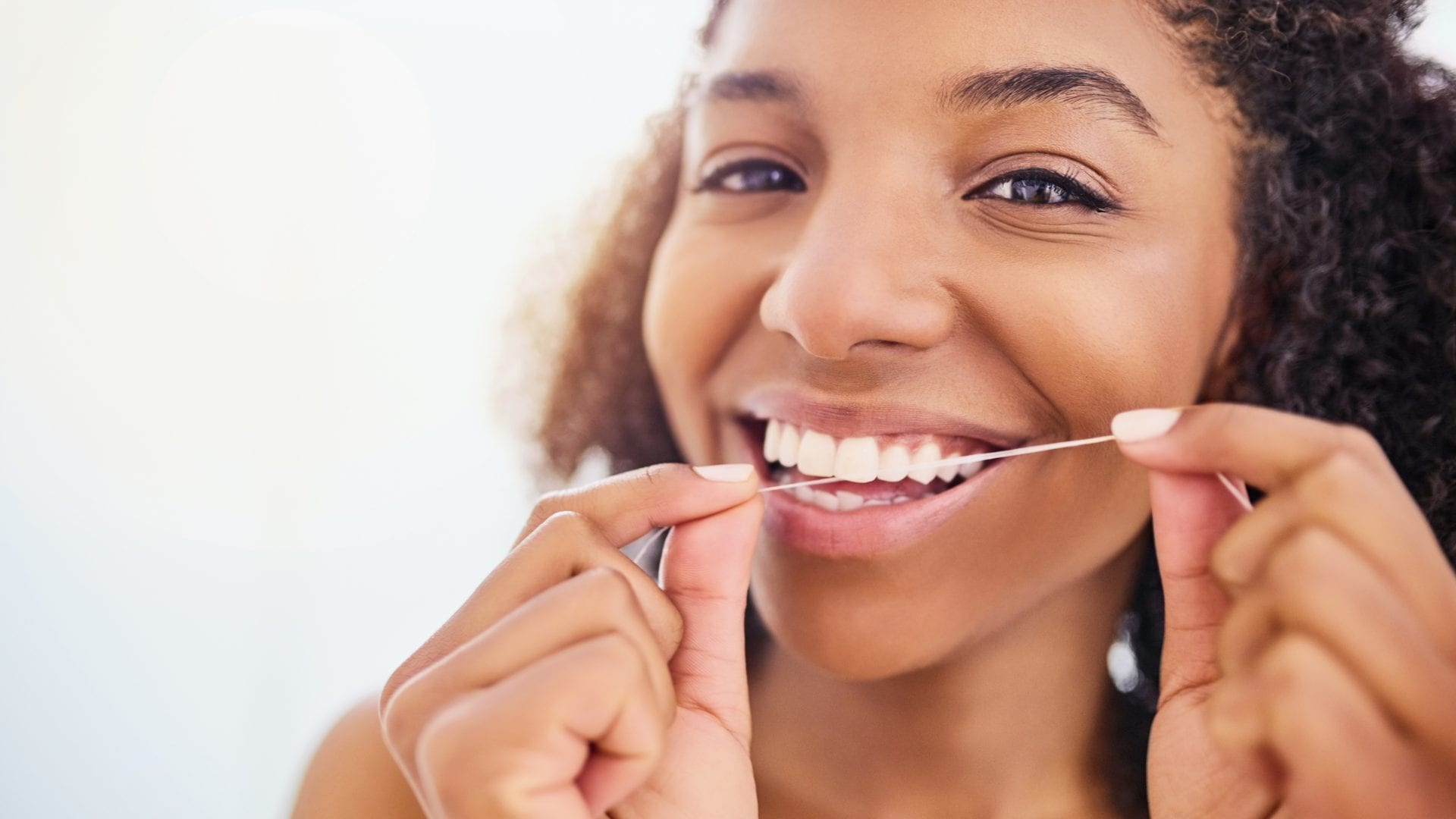 Dentes brancos- principais tratamentos de consultório e também caseiros