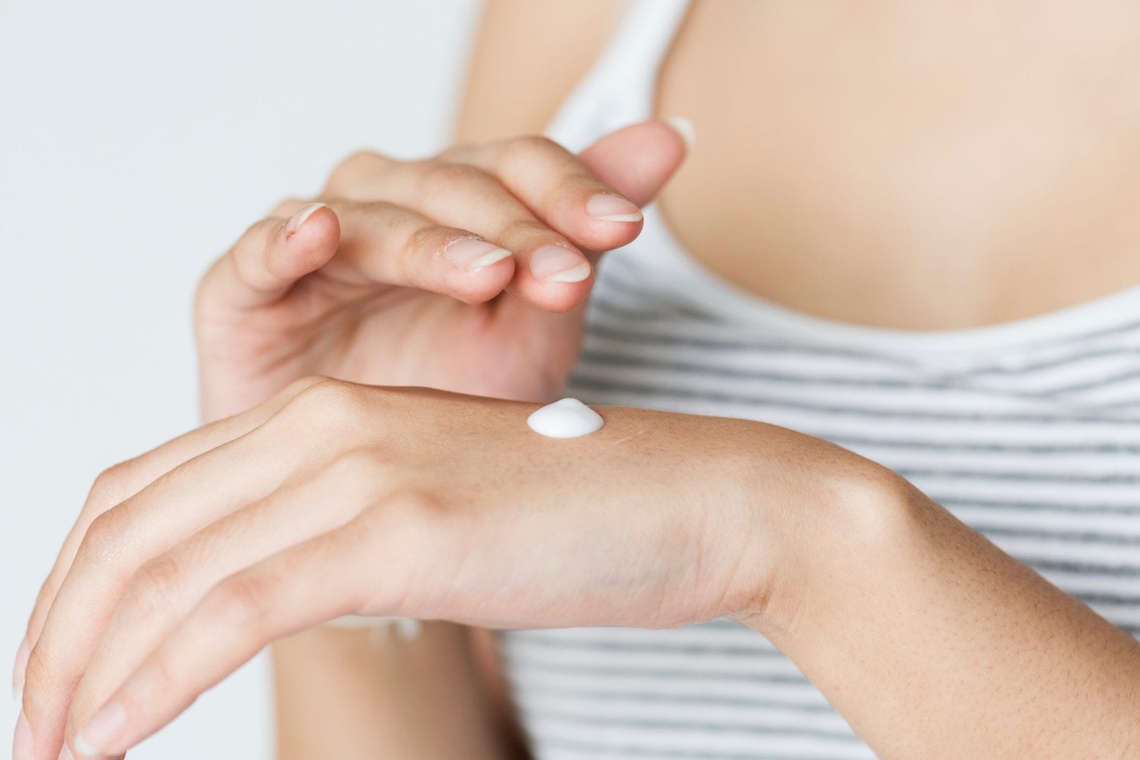 Queimadura de sol- o que causa na pele, como evitar e tratamentos