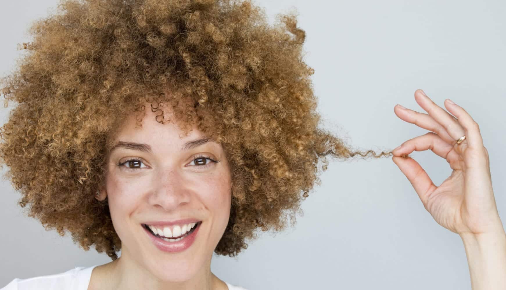 Gelatina para cabelo- como ela funciona, benefícios e como usá-la