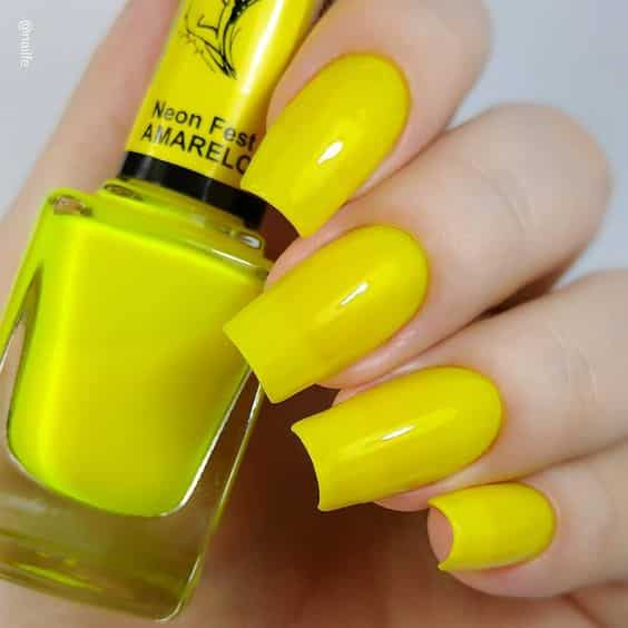 Esmalte amarelo - A cor tendência para quem deseja sair do óbvio e inovar