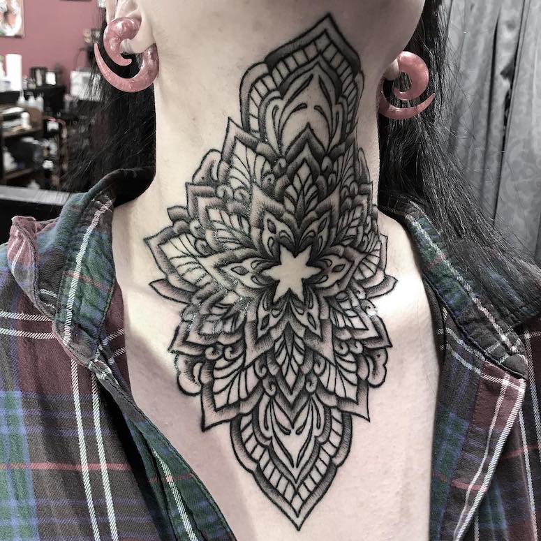 Tatuagem no pescoço - Tipos mais comuns e inspirações