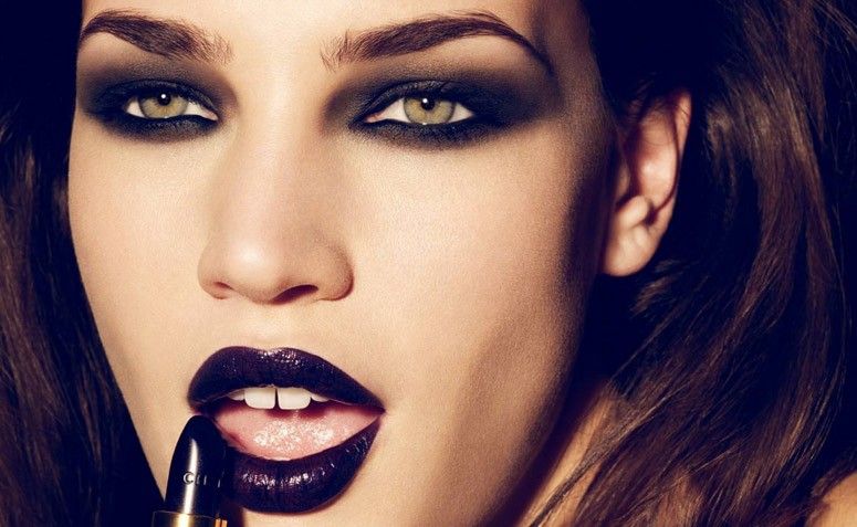 Aprenda a fazer maquiagem de bruxa para o Halloween - AtaNews