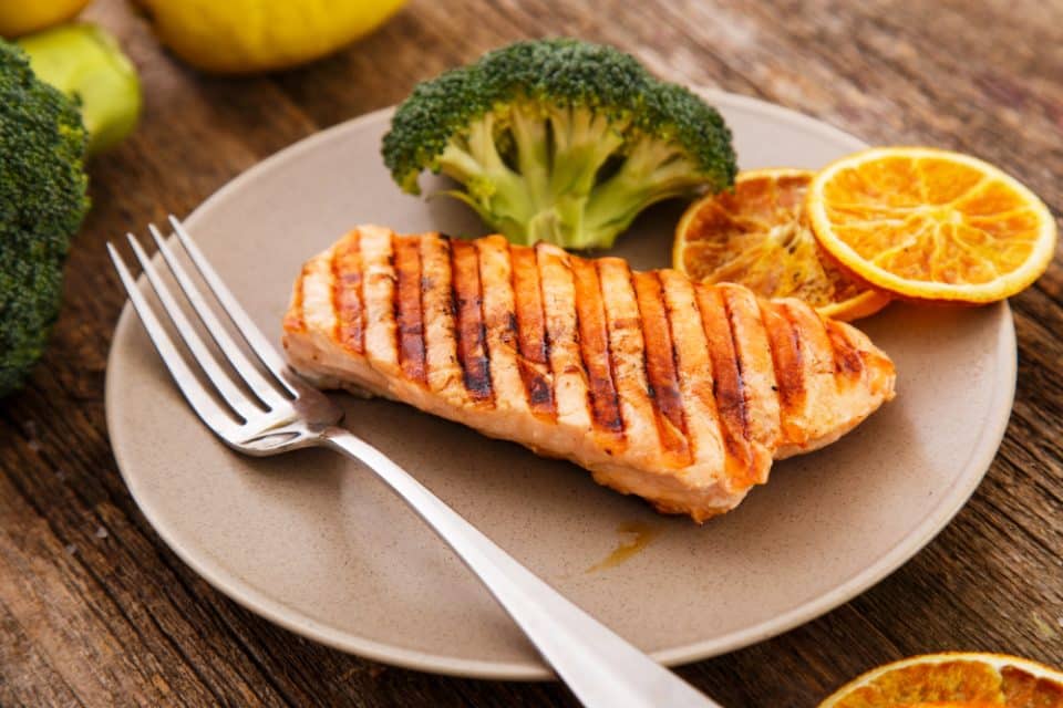Jantar rápido: salmão grelhado