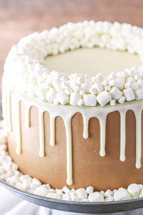 Como decorar bolo com marshmallow