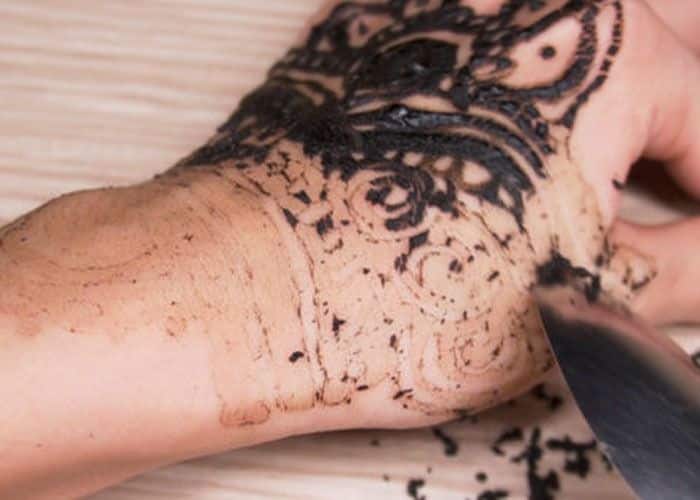 Como é feita a tatuagem de henna