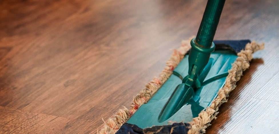 Como limpar piso laminado do jeito certo? – Veja dicas