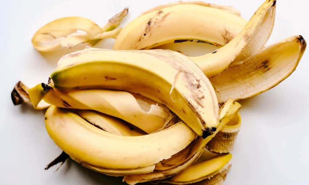 Conheça os benefícios e utilidades da casca de banana