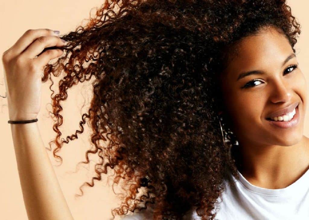 Queda de cabelo - principais causas e como evitar