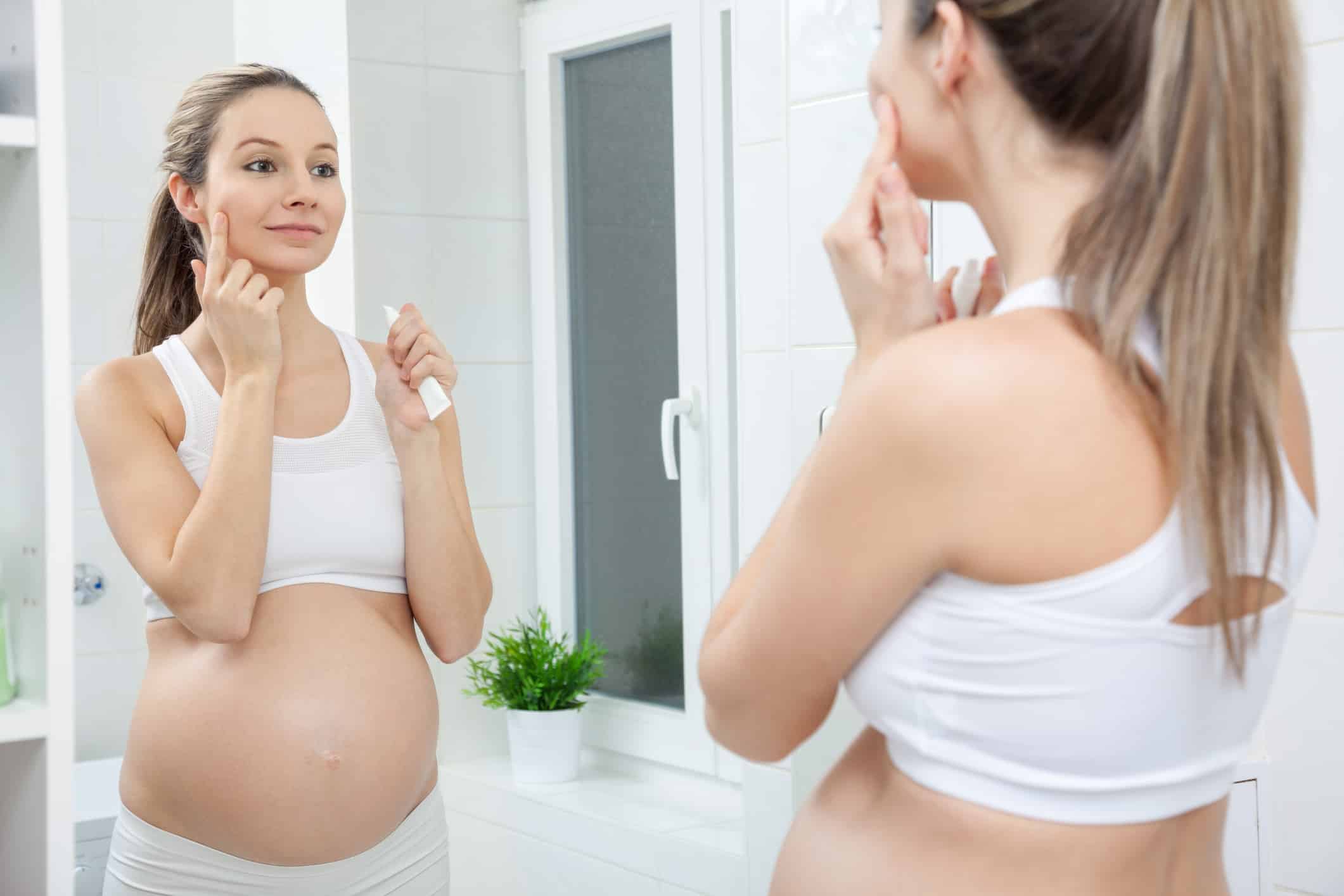 Espinhas na gravidez: o que causa, como evitar e tratar