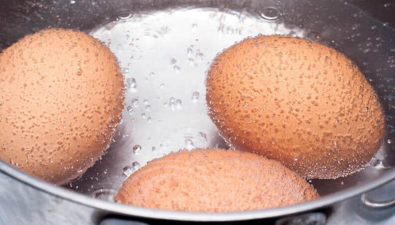Como saber se o ovo está cozido: dicas e truques
