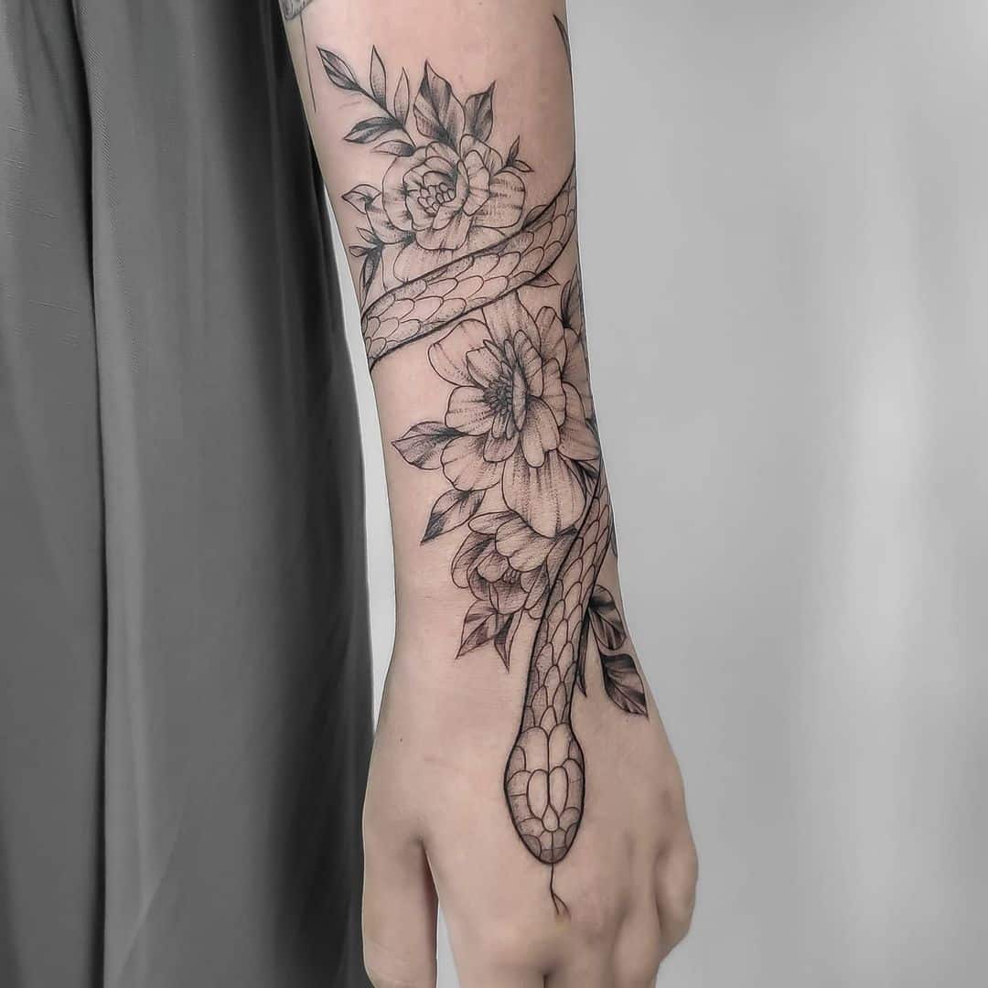 Tatuagem blackwork: 50 inspirações para o estilo que não sai de moda