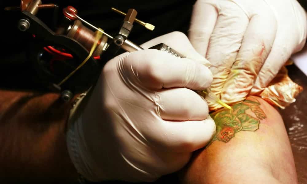 Tatuagem glitch: +de 20 inspirações da "tatuagem com falhas"