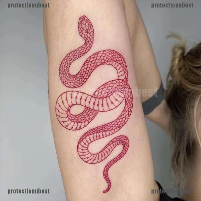 Tatuagem vermelha é popular entre famosos: 15 inspirações para você