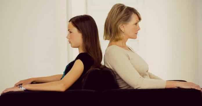 Mães narcisistas: o que é, como identificar e como afeta a vida dos filhos