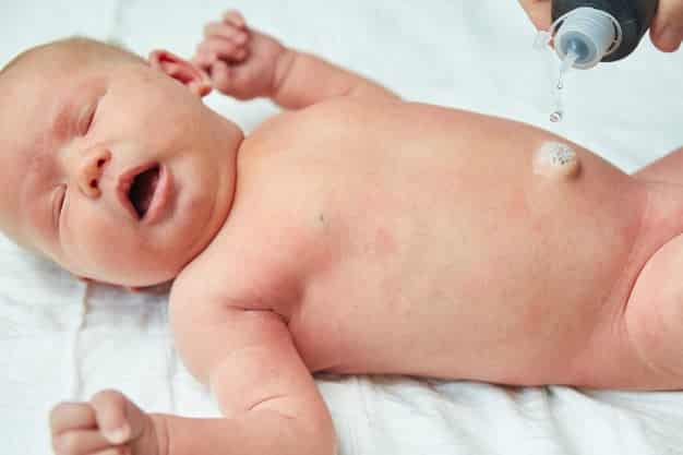 Umbigo de bebê: Principais dúvidas, como cuidar e prevenir infecções