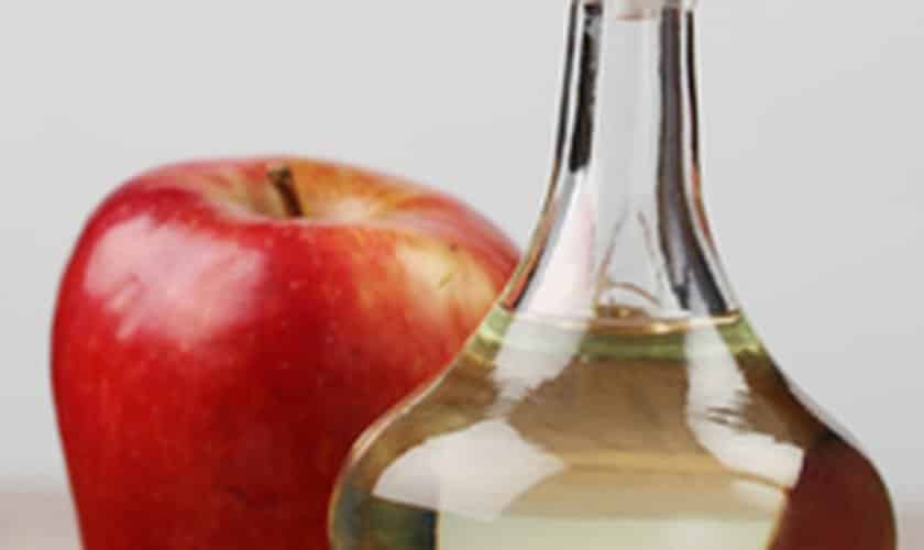 Vinagre de maçã no rosto: 5 benefícios, como fazer em casa e precauções