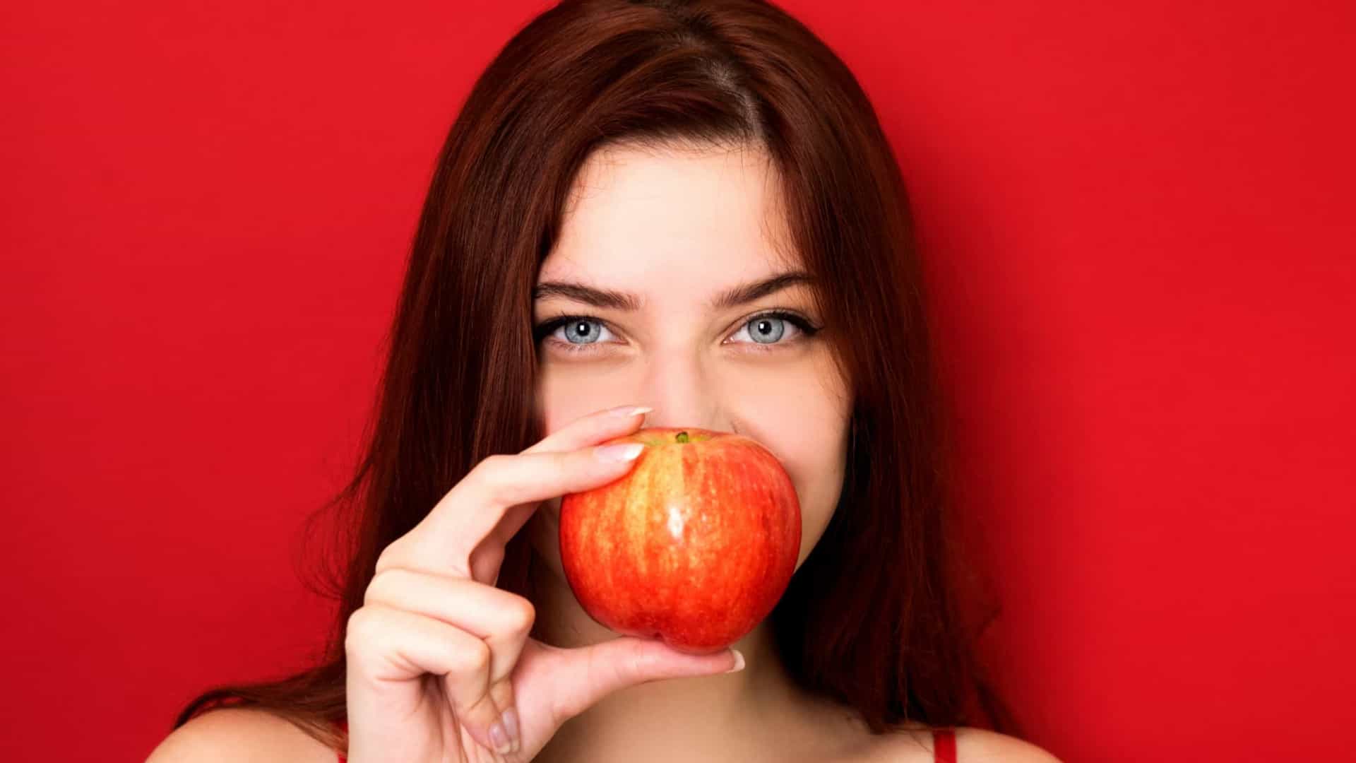 Comer maçã: 16 benefícios para a saúde do organismo