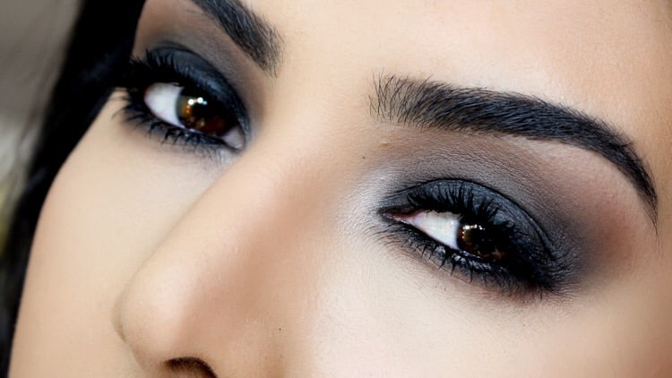 Olho preto esfumado: 11 passos para um esfumado perfeito +inspirações