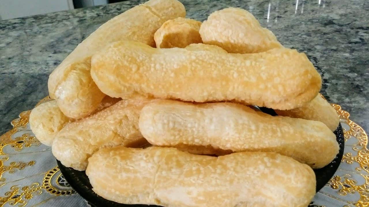 Biscoito de polvilho frito (bolinho frito de polvilho)